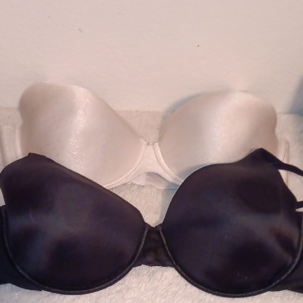 Vanity Fair Elegant Black and White Beauty Back Bra Duo 76528 and 76345